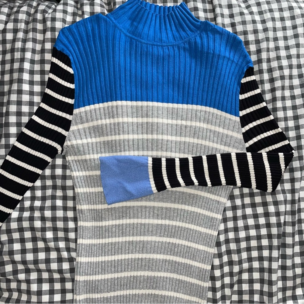 Loft Colorblock Mockneck - Picture 2 of 4